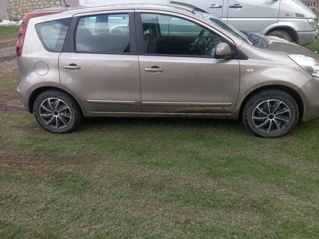 Серый Ниссан Ноут, объемом двигателя 1.4 л и пробегом 250 тыс. км за 5800 $, фото 4 на Automoto.ua