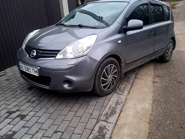 Сірий Ніссан Ноут, об'ємом двигуна 1.4 л та пробігом 27000 тис. км за 6000 $, фото 8 на Automoto.ua