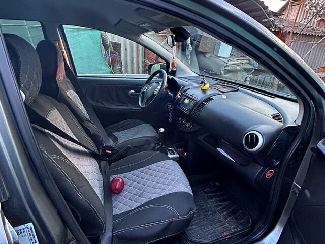 Серый Ниссан Ноут, объемом двигателя 1.5 л и пробегом 250 тыс. км за 4300 $, фото 1 на Automoto.ua