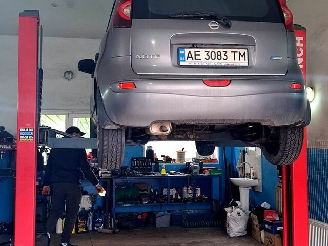 Сірий Ніссан Ноут, об'ємом двигуна 1.4 л та пробігом 27000 тис. км за 6000 $, фото 9 на Automoto.ua