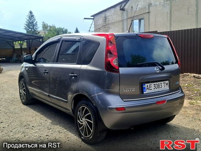 Сірий Ніссан Ноут, об'ємом двигуна 1.4 л та пробігом 27000 тис. км за 6000 $, фото 4 на Automoto.ua