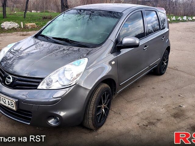 Серый Ниссан Ноут, объемом двигателя 1.4 л и пробегом 146 тыс. км за 6200 $, фото 1 на Automoto.ua
