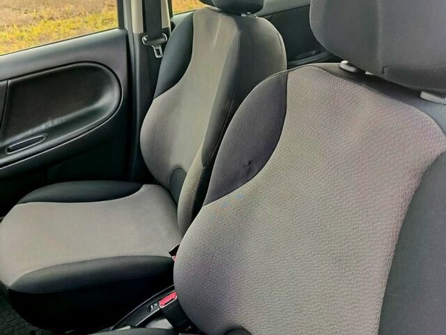 Сірий Ніссан Ноут, об'ємом двигуна 1.4 л та пробігом 210 тис. км за 6500 $, фото 10 на Automoto.ua