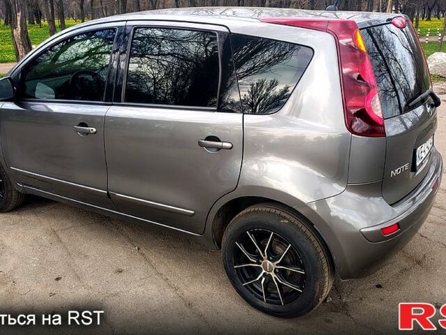 Серый Ниссан Ноут, объемом двигателя 1.4 л и пробегом 146 тыс. км за 6200 $, фото 4 на Automoto.ua