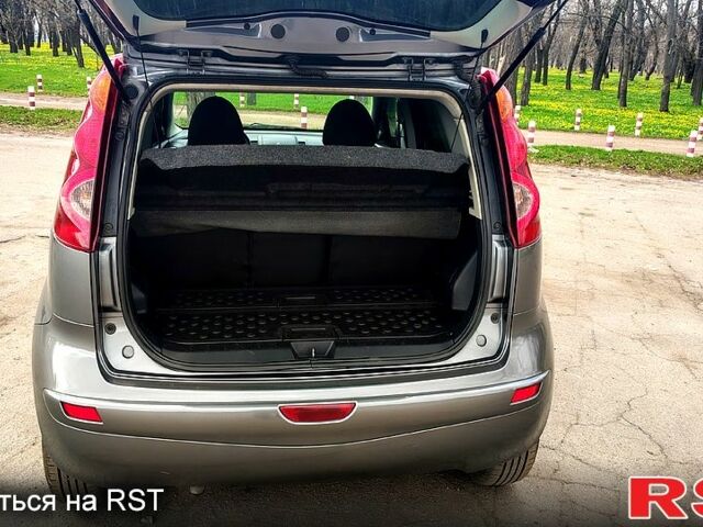 Серый Ниссан Ноут, объемом двигателя 1.4 л и пробегом 146 тыс. км за 6200 $, фото 12 на Automoto.ua