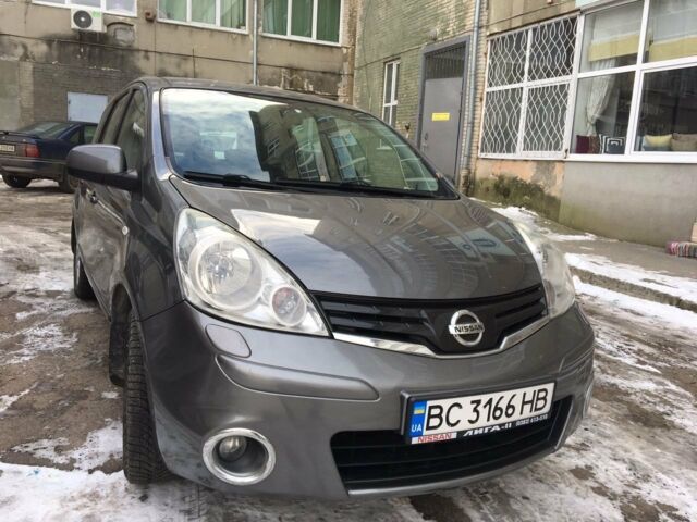 Серый Ниссан Ноут, объемом двигателя 1.4 л и пробегом 93 тыс. км за 7500 $, фото 2 на Automoto.ua