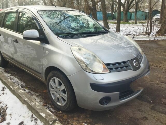 Сірий Ніссан Ноут, об'ємом двигуна 1 л та пробігом 149 тис. км за 6500 $, фото 1 на Automoto.ua