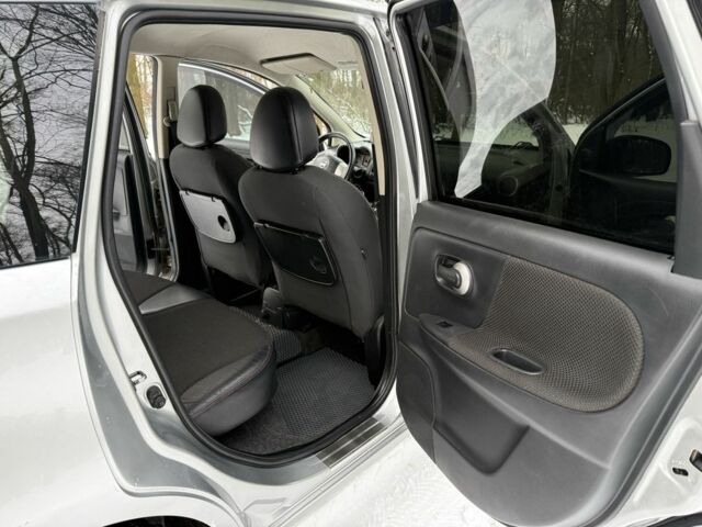 Серый Ниссан Ноут, объемом двигателя 1.6 л и пробегом 188 тыс. км за 6900 $, фото 17 на Automoto.ua