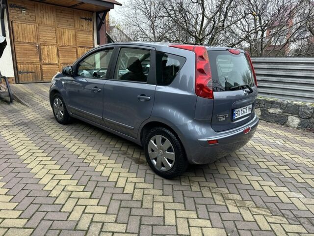 Серый Ниссан Ноут, объемом двигателя 1.6 л и пробегом 190 тыс. км за 7450 $, фото 3 на Automoto.ua