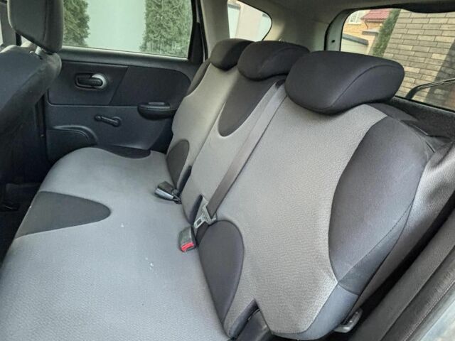 Ниссан Ноут 2011 в Львове на Automoto.ua Серый Ниссан Ноут, объемом двигателя 1.5 л и пробегом 270 тыс. км за 6000 $, фото 4 на Automoto.ua