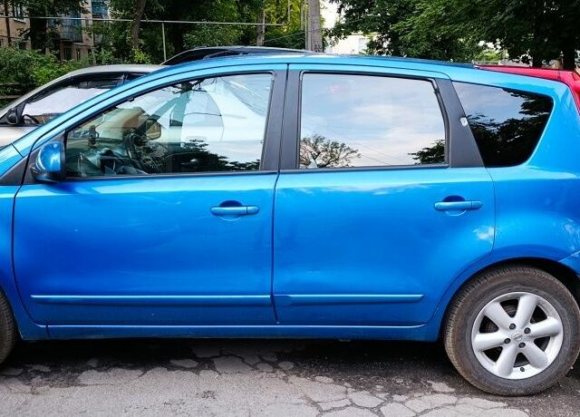 Синий Ниссан Ноут, объемом двигателя 1.6 л и пробегом 310 тыс. км за 4200 $, фото 5 на Automoto.ua