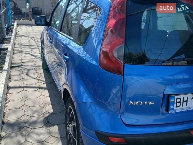 Синий Ниссан Ноут, объемом двигателя 1.4 л и пробегом 210 тыс. км за 4900 $, фото 2 на Automoto.ua