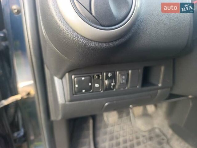 Ниссан Ноут 2006 в Виннице на Automoto.ua Синий Ниссан Ноут, объемом двигателя 1.4 л и пробегом 216 тыс. км за 5600 $, фото 5 на Automoto.ua