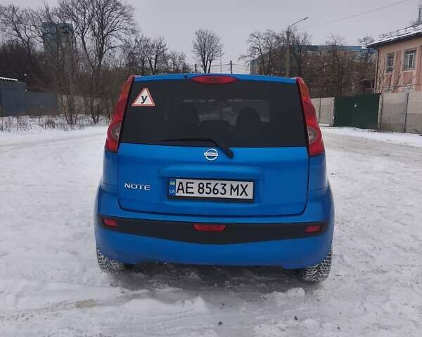 Синий Ниссан Ноут, объемом двигателя 1.6 л и пробегом 172 тыс. км за 6500 $, фото 4 на Automoto.ua