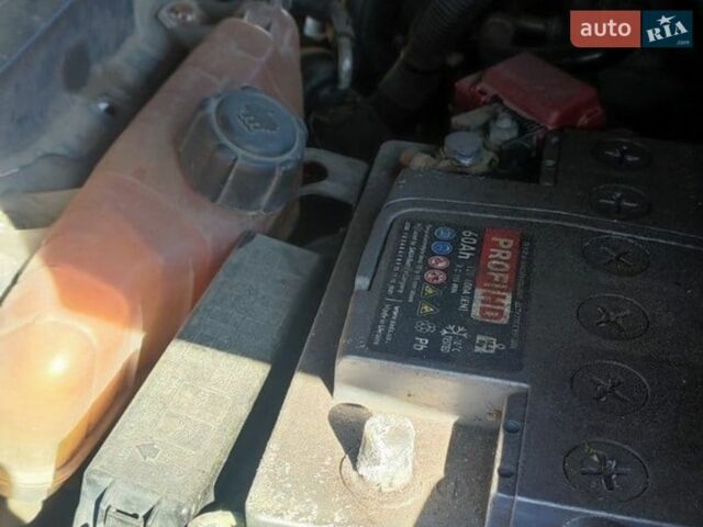 Синий Ниссан Ноут, объемом двигателя 1.6 л и пробегом 340 тыс. км за 3500 $, фото 6 на Automoto.ua