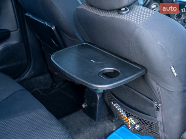 Синій Ніссан Ноут, об'ємом двигуна 1.39 л та пробігом 210 тис. км за 5200 $, фото 12 на Automoto.ua