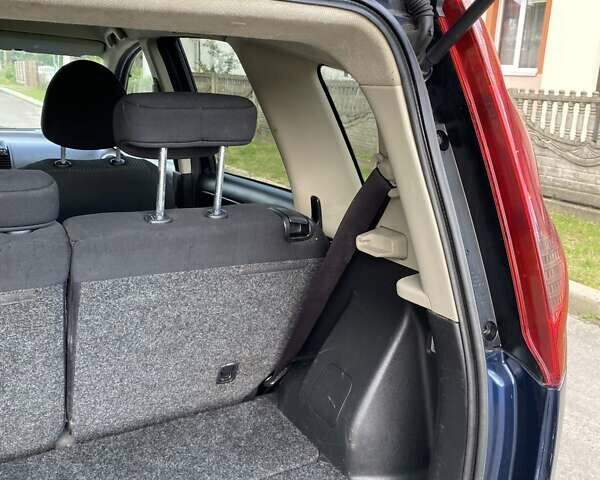 Синій Ніссан Ноут, об'ємом двигуна 1.6 л та пробігом 218 тис. км за 4999 $, фото 16 на Automoto.ua