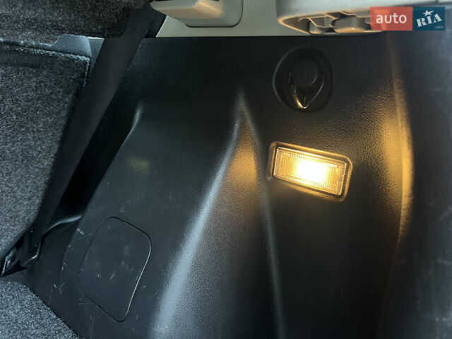Ніссан Ноут 2006 у Києві на Automoto.ua Синій Ніссан Ноут, об'ємом двигуна 1.6 л та пробігом 277 тис. км за 5999 $, фото 40 на Automoto.ua