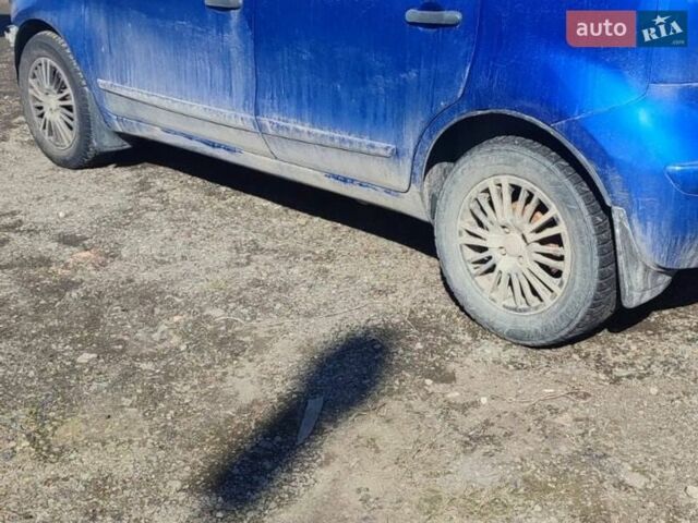 Синий Ниссан Ноут, объемом двигателя 1.6 л и пробегом 340 тыс. км за 3500 $, фото 1 на Automoto.ua