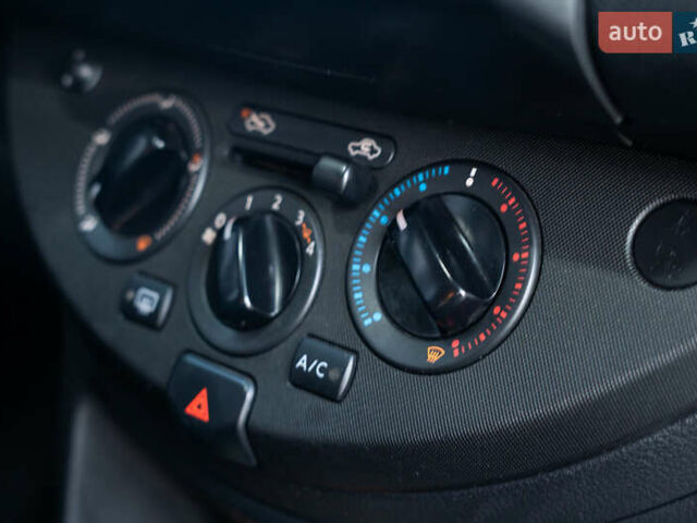 Синій Ніссан Ноут, об'ємом двигуна 1.39 л та пробігом 210 тис. км за 5200 $, фото 9 на Automoto.ua