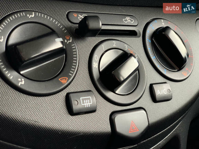 Синий Ниссан Ноут, объемом двигателя 1.39 л и пробегом 187 тыс. км за 4499 $, фото 66 на Automoto.ua