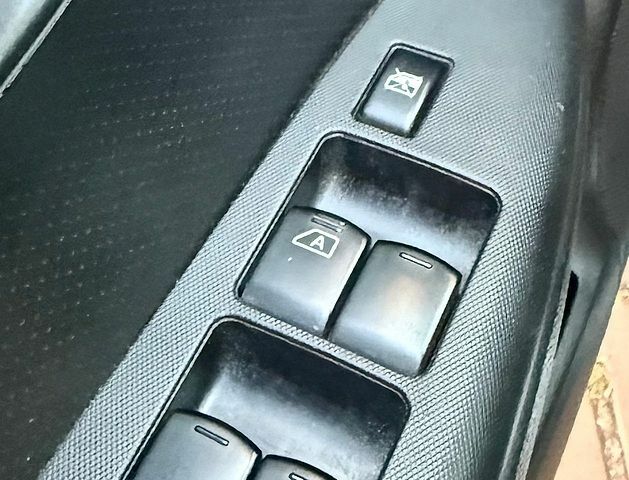 Синій Ніссан Ноут, об'ємом двигуна 1.6 л та пробігом 195 тис. км за 6499 $, фото 7 на Automoto.ua