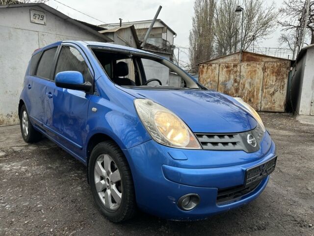 Синий Ниссан Ноут, объемом двигателя 1.6 л и пробегом 194 тыс. км за 2800 $, фото 3 на Automoto.ua