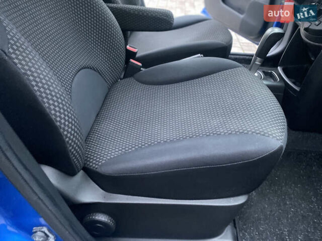 Синий Ниссан Ноут, объемом двигателя 1.6 л и пробегом 150 тыс. км за 6390 $, фото 22 на Automoto.ua