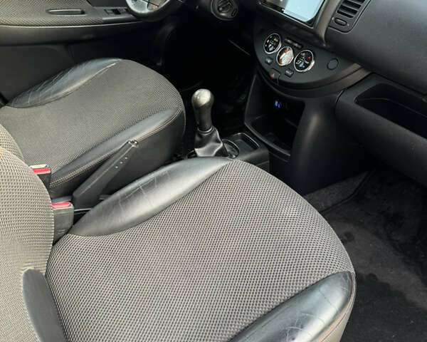 Синій Ніссан Ноут, об'ємом двигуна 1.6 л та пробігом 129 тис. км за 5200 $, фото 17 на Automoto.ua