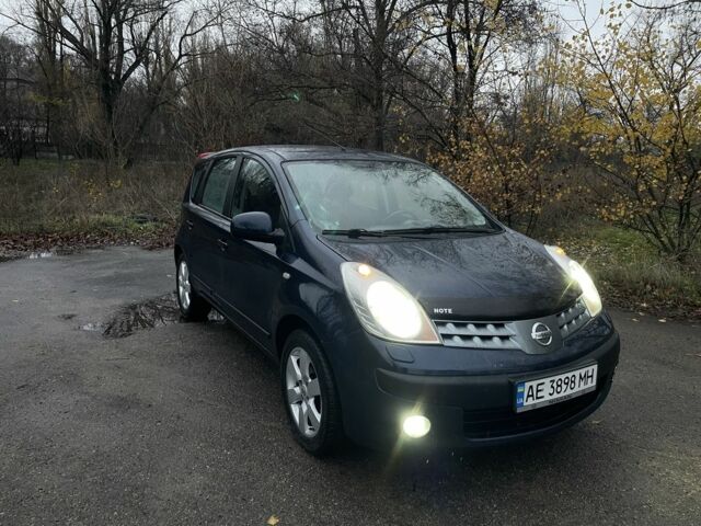 Синий Ниссан Ноут, объемом двигателя 1.6 л и пробегом 220 тыс. км за 6300 $, фото 8 на Automoto.ua