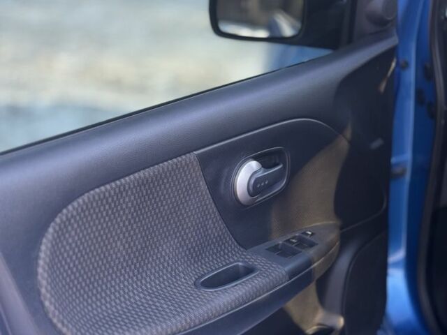 Синій Ніссан Ноут, об'ємом двигуна 1.6 л та пробігом 177 тис. км за 6500 $, фото 22 на Automoto.ua