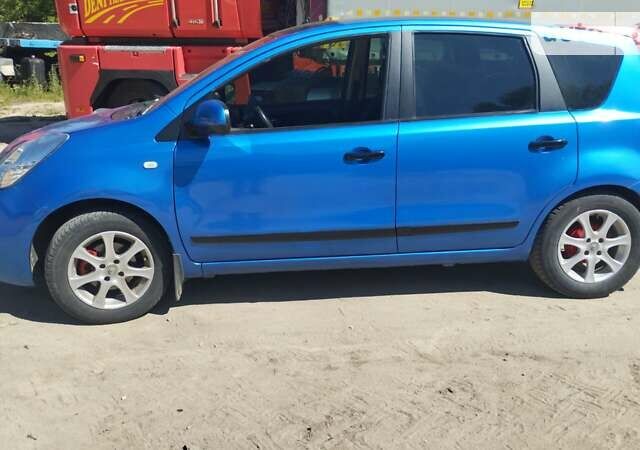 Синий Ниссан Ноут, объемом двигателя 1.6 л и пробегом 152 тыс. км за 5300 $, фото 1 на Automoto.ua