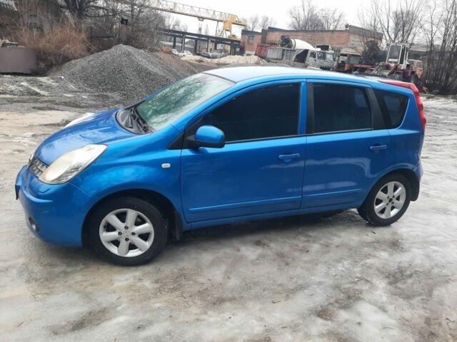 Синий Ниссан Ноут, объемом двигателя 1.6 л и пробегом 182 тыс. км за 6000 $, фото 2 на Automoto.ua