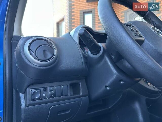 Синій Ніссан Ноут, об'ємом двигуна 1.4 л та пробігом 202 тис. км за 5700 $, фото 25 на Automoto.ua