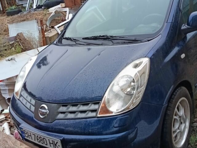 Синий Ниссан Ноут, объемом двигателя 1.6 л и пробегом 120 тыс. км за 5800 $, фото 2 на Automoto.ua