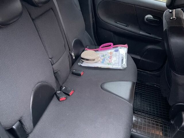 Синий Ниссан Ноут, объемом двигателя 1.6 л и пробегом 220 тыс. км за 6300 $, фото 2 на Automoto.ua