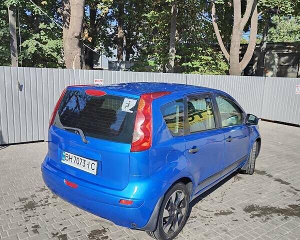 Синий Ниссан Ноут, объемом двигателя 1.6 л и пробегом 220 тыс. км за 4700 $, фото 3 на Automoto.ua