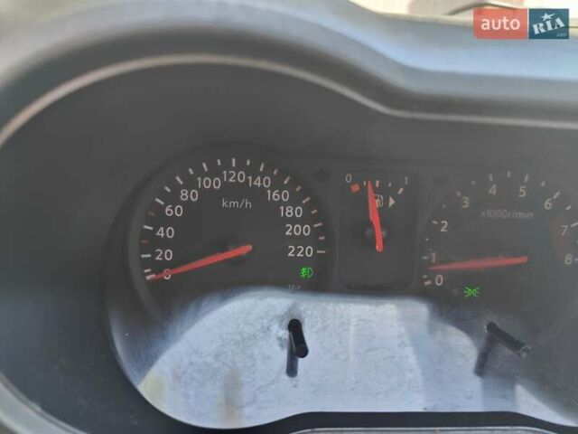 Синий Ниссан Ноут, объемом двигателя 1.6 л и пробегом 220 тыс. км за 4700 $, фото 8 на Automoto.ua