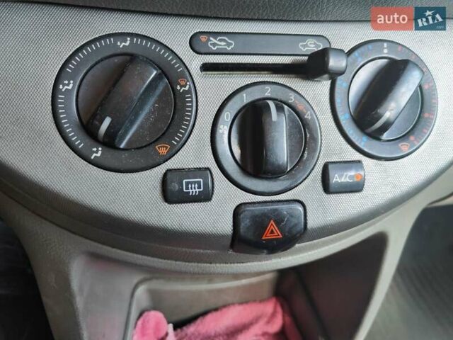 Синий Ниссан Ноут, объемом двигателя 1.6 л и пробегом 220 тыс. км за 4700 $, фото 7 на Automoto.ua