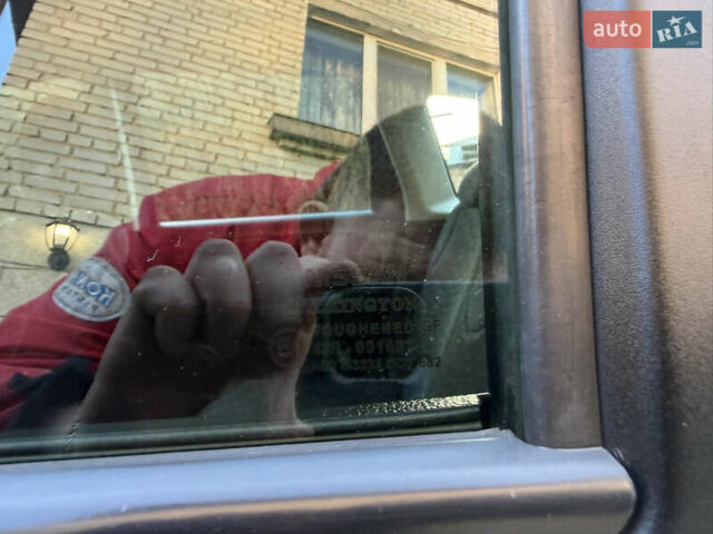 Синій Ніссан Ноут, об'ємом двигуна 1.4 л та пробігом 190 тис. км за 5800 $, фото 29 на Automoto.ua