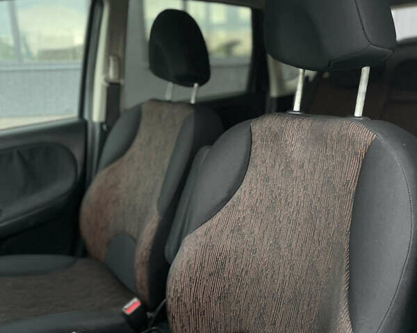 Синий Ниссан Ноут, объемом двигателя 1.5 л и пробегом 300 тыс. км за 5400 $, фото 11 на Automoto.ua