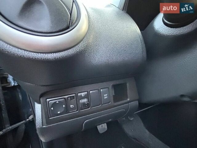 Синий Ниссан Ноут, объемом двигателя 1.6 л и пробегом 120 тыс. км за 6299 $, фото 25 на Automoto.ua