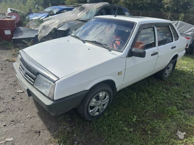 Синий Ниссан Ноут, объемом двигателя 1.6 л и пробегом 228 тыс. км за 6805 $, фото 17 на Automoto.ua