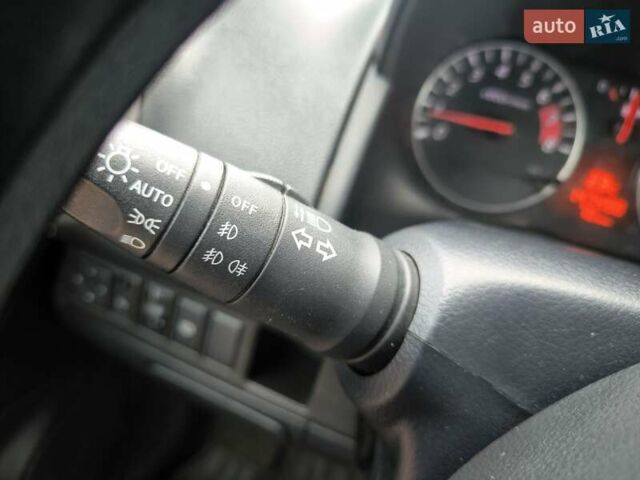 Синій Ніссан Ноут, об'ємом двигуна 1.6 л та пробігом 147 тис. км за 7799 $, фото 26 на Automoto.ua