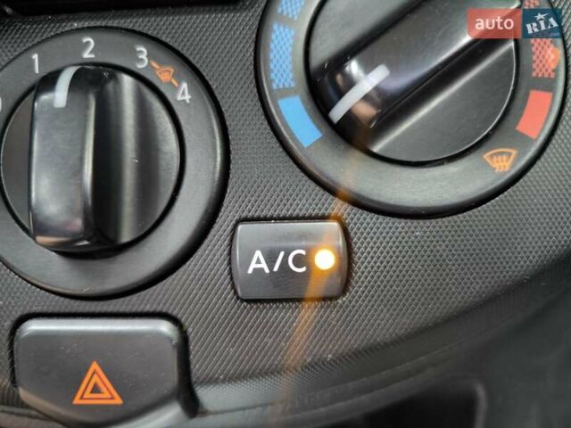 Синій Ніссан Ноут, об'ємом двигуна 1.6 л та пробігом 147 тис. км за 7799 $, фото 28 на Automoto.ua