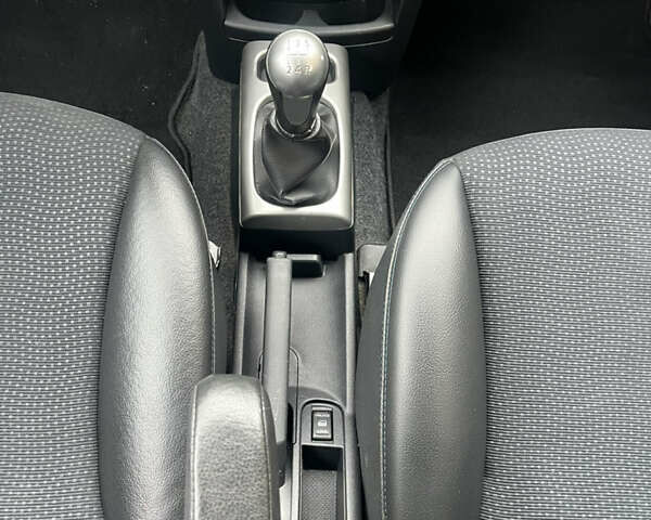 Синий Ниссан Ноут, объемом двигателя 1.6 л и пробегом 238 тыс. км за 7650 $, фото 32 на Automoto.ua