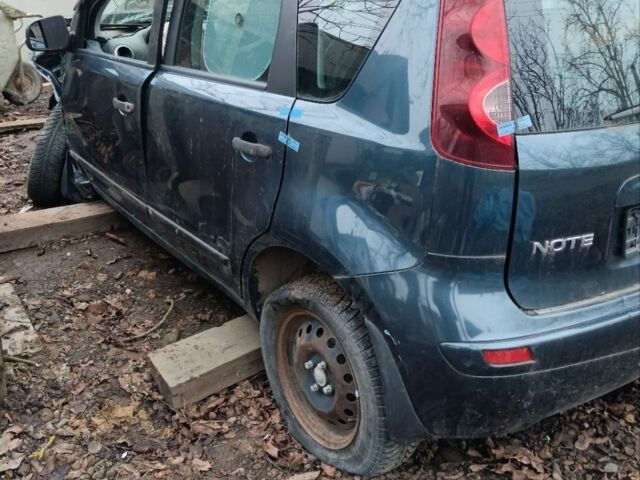 Синий Ниссан Ноут, объемом двигателя 0 л и пробегом 200 тыс. км за 2000 $, фото 1 на Automoto.ua