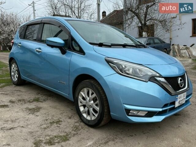 Синий Ниссан Ноут, объемом двигателя 1.2 л и пробегом 95 тыс. км за 10200 $, фото 5 на Automoto.ua