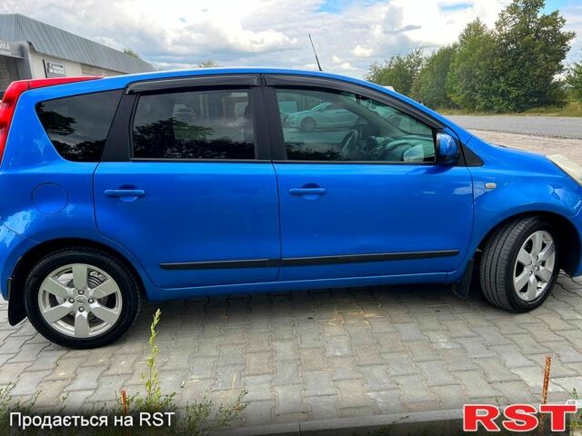 Синий Ниссан Ноут, объемом двигателя 1.5 л и пробегом 370 тыс. км за 4300 $, фото 5 на Automoto.ua