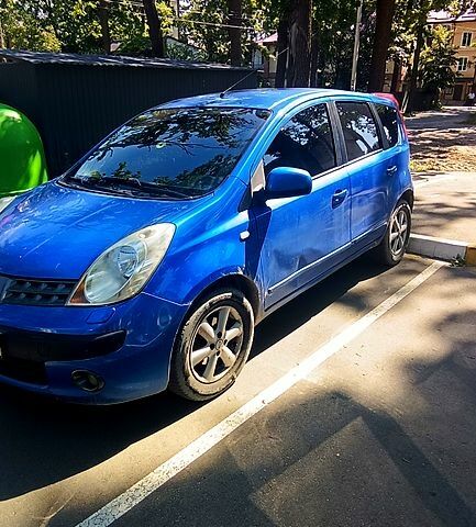 Синий Ниссан Ноут, объемом двигателя 1.6 л и пробегом 212 тыс. км за 2300 $, фото 4 на Automoto.ua